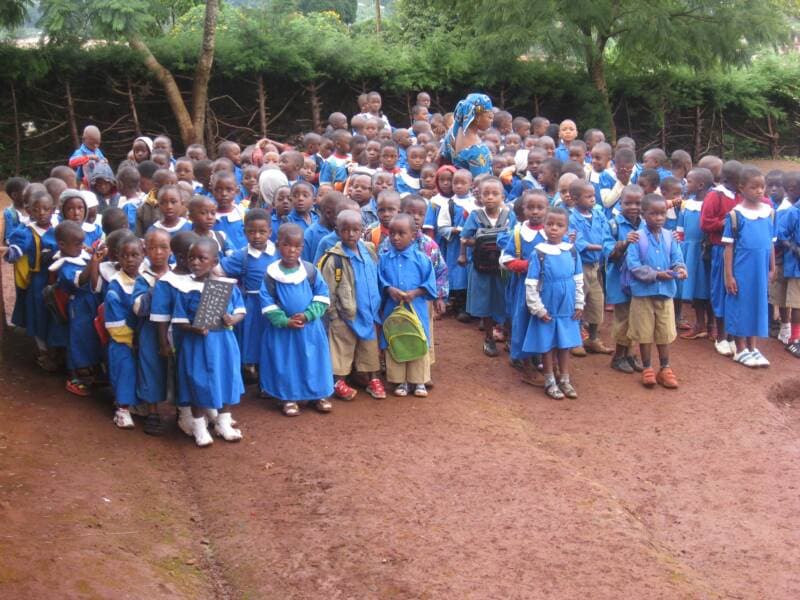 Operation Backpack distribution, Bandjoun 2008 — photo 1 of 10