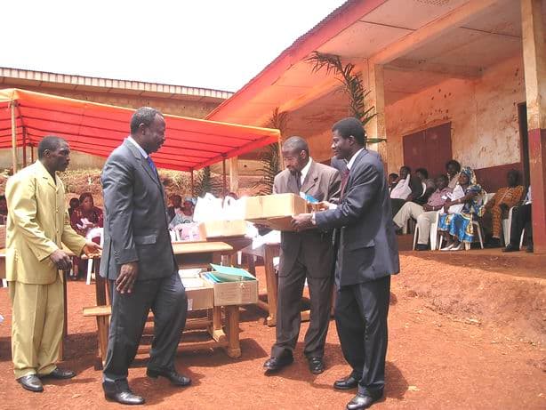 Operation Backpack school-supply distribution, Bangangté 2004 — photo 5 of 24